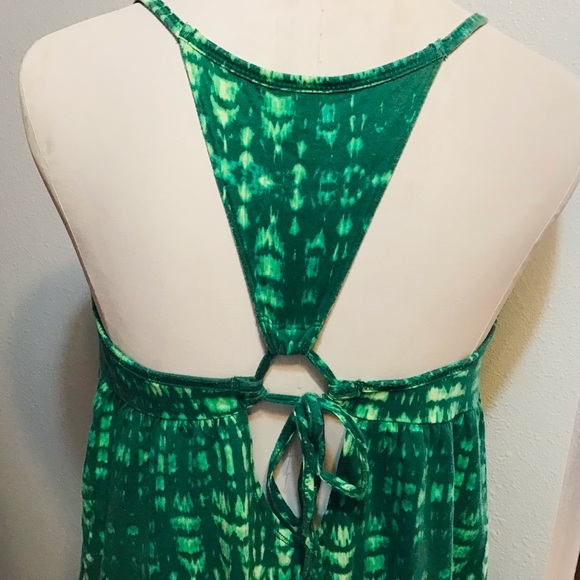 Look 👀 Fun Back Patagonia Athleisure Dress with Adjustable Fit - Picture 3 of 6